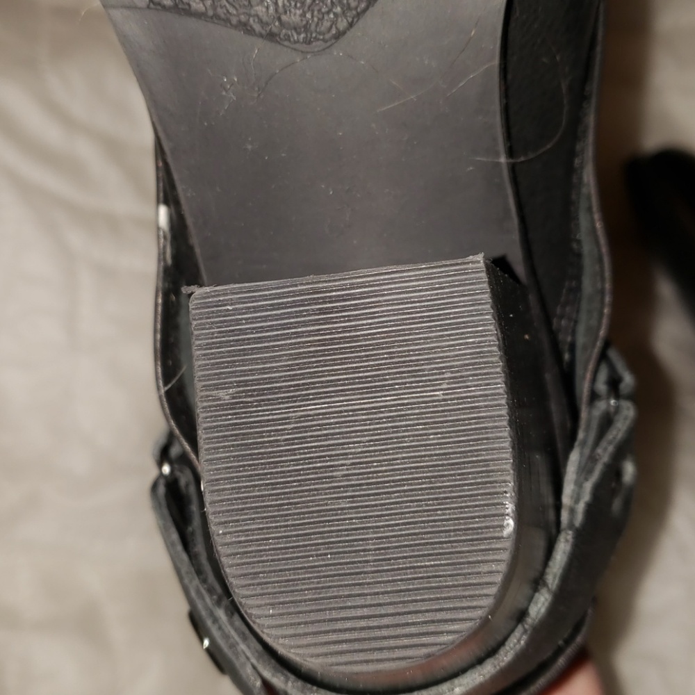 Boots - Picture 3 of 8